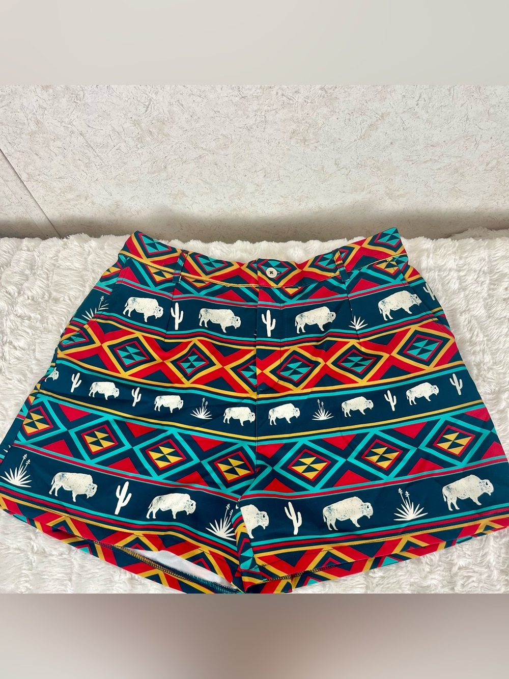 Rowdy Crowd Clothing Women’s Western Shorts XL Buffalo Cactus Cowgirl Navajo